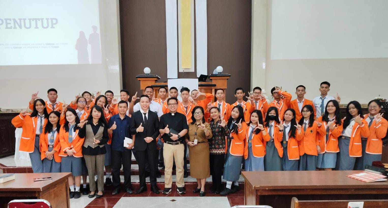 ibadah bulanan sekolah. ibadah bulanan sekolah.