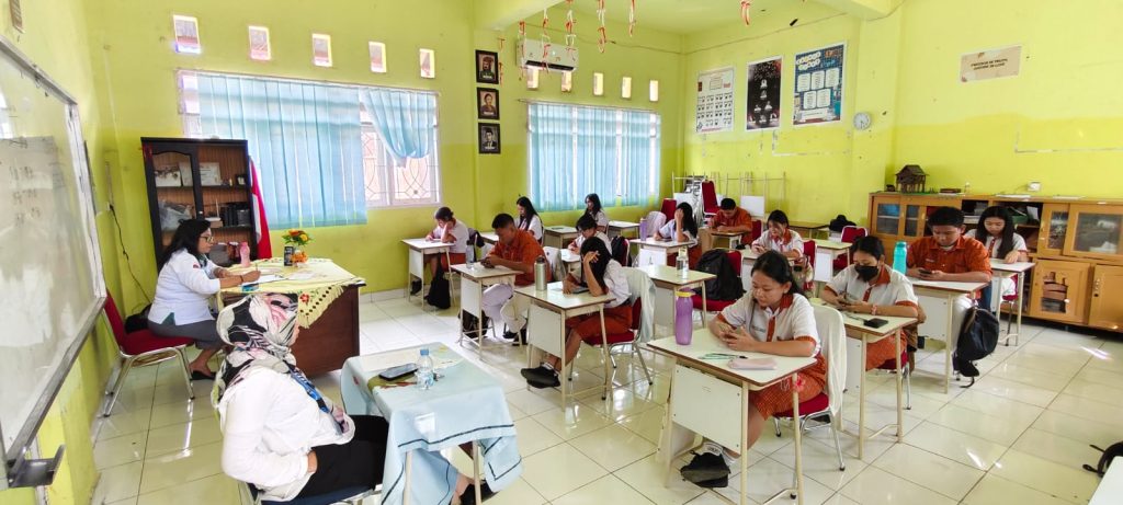 suasana ujian sekolah